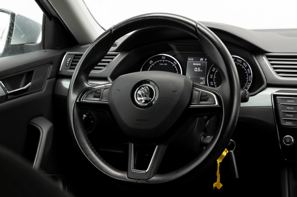 Skoda Superb 2016 фото 19