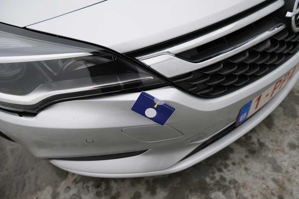 Opel Astra Sports Tourer 2016 фото 14