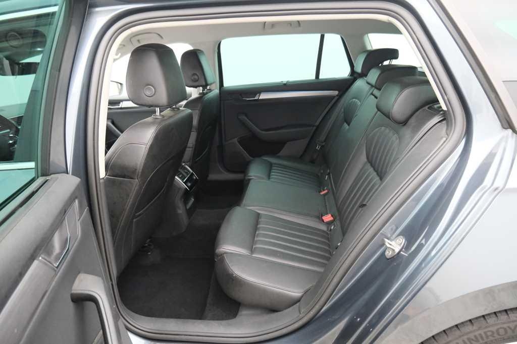 Skoda Superb Combi 2016 фото 4