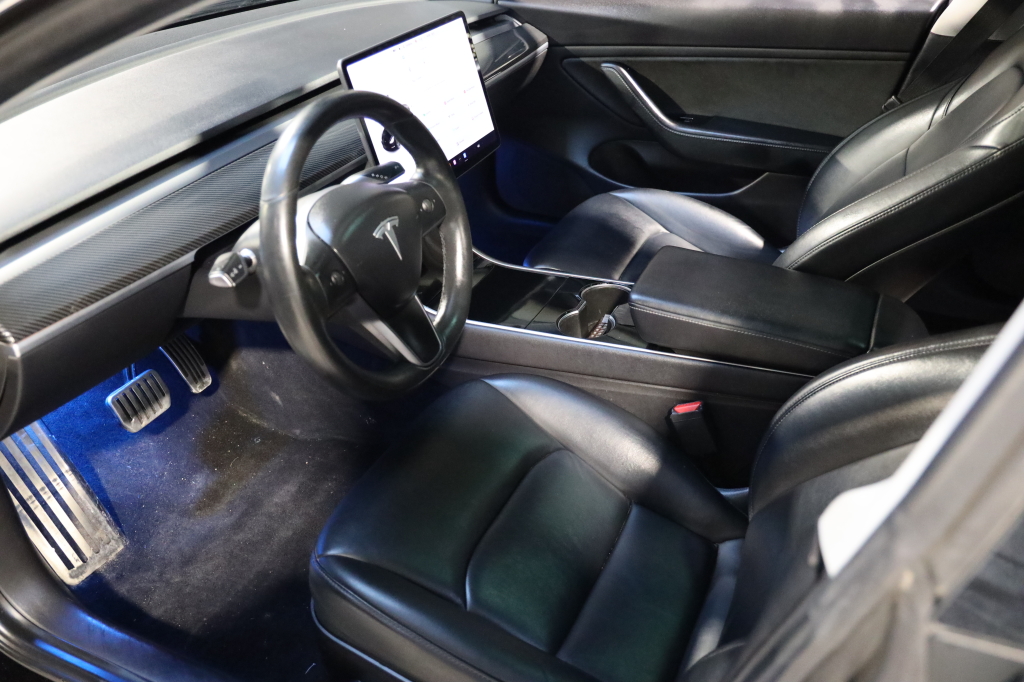 Tesla Model 3 2019 фото 22