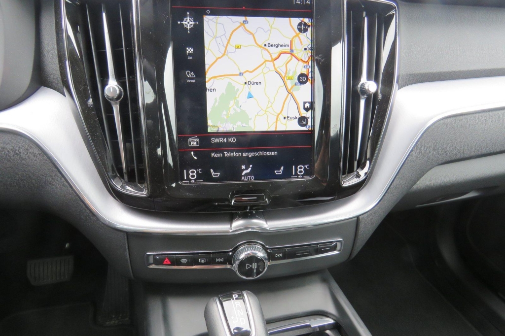 Volvo XC60 2020 фото 7