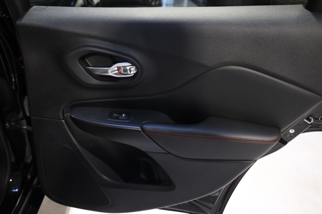 Jeep Cherokee 2019 фото 31