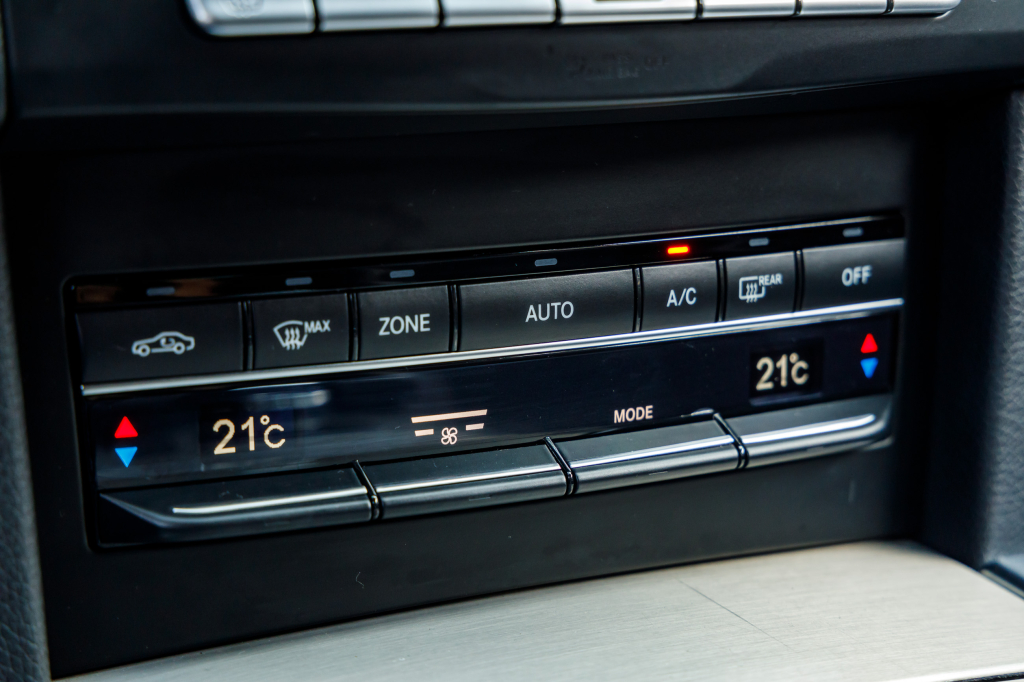 Mercedes-Benz E 220  Bluetec 2015 фото 40