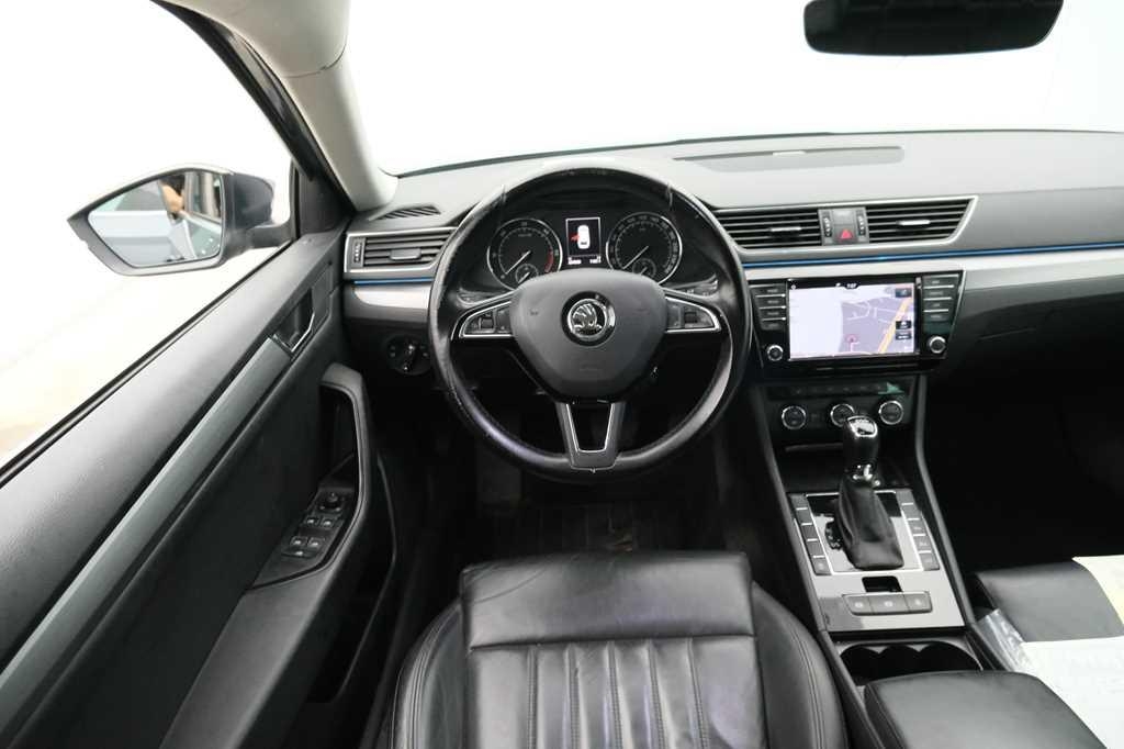 Skoda Superb Combi 2016 фото 5