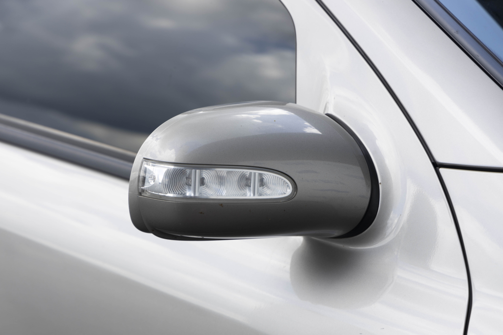 Mercedes-Benz M-Class ML500 W164 2006 photo 10