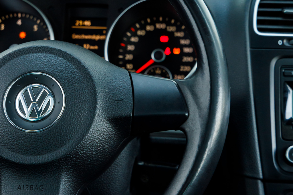 Volkswagen Golf VI 2010 фото 22