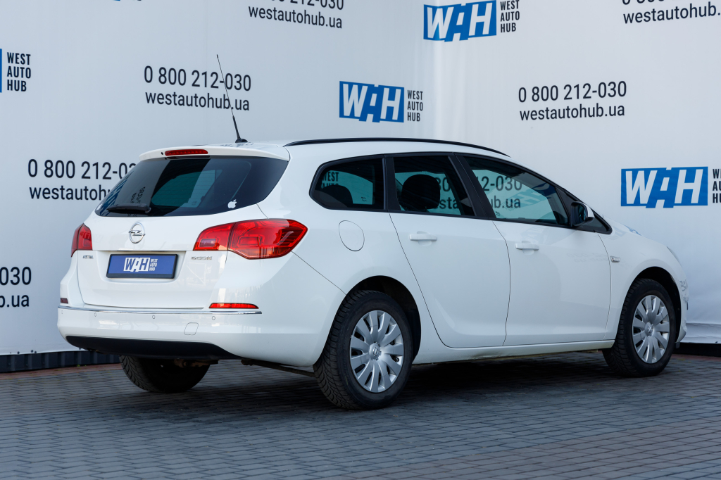 Opel Astra J 2014 фото 3