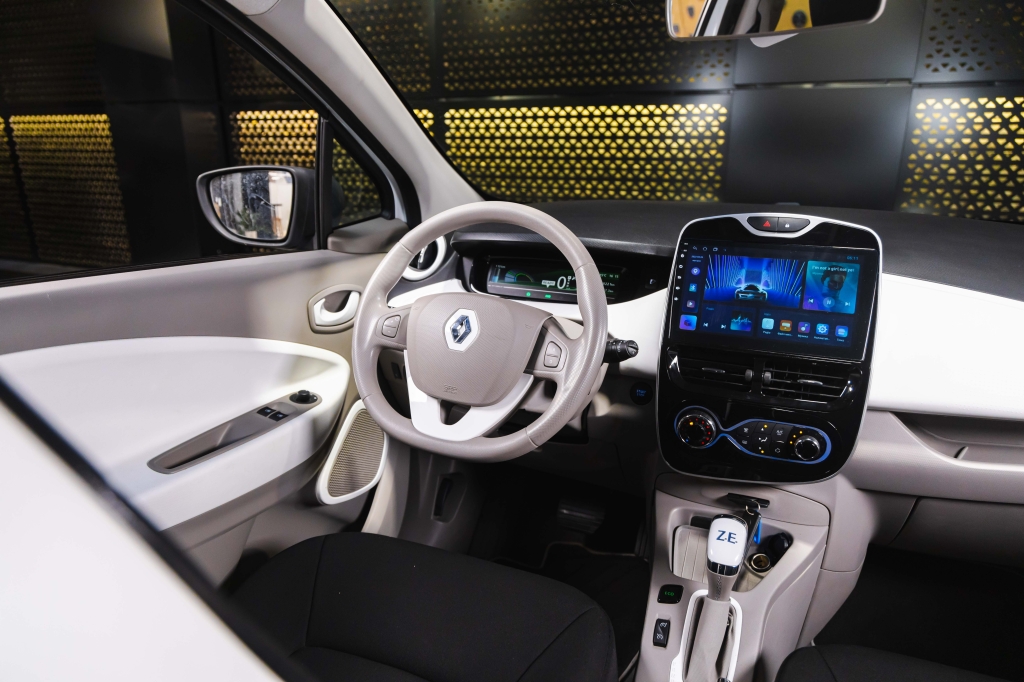 Renault Zoe 2018 фото 21