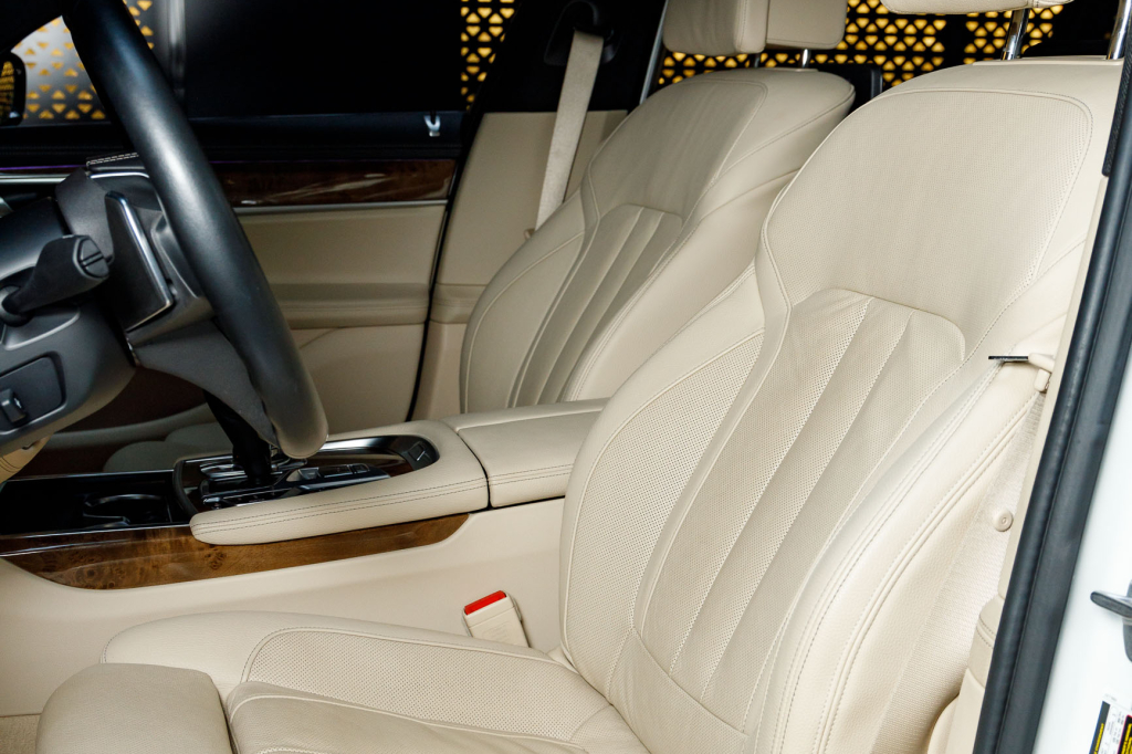 BMW 740 2016 фото 26