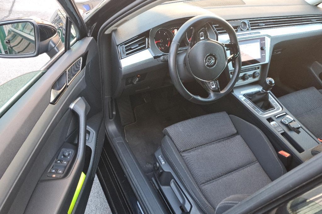 Volkswagen Passat Variant 2018 фото 9