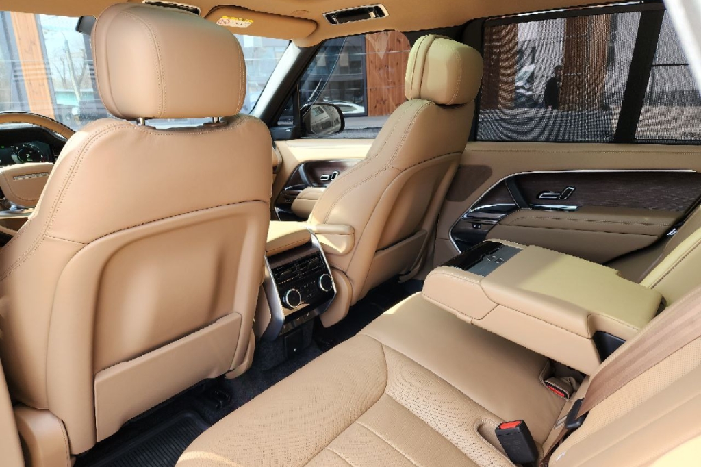 Land Rover Range Rover HSE P440e 2022 photo 14