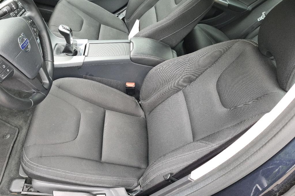 Volvo V60 2016 фото 14