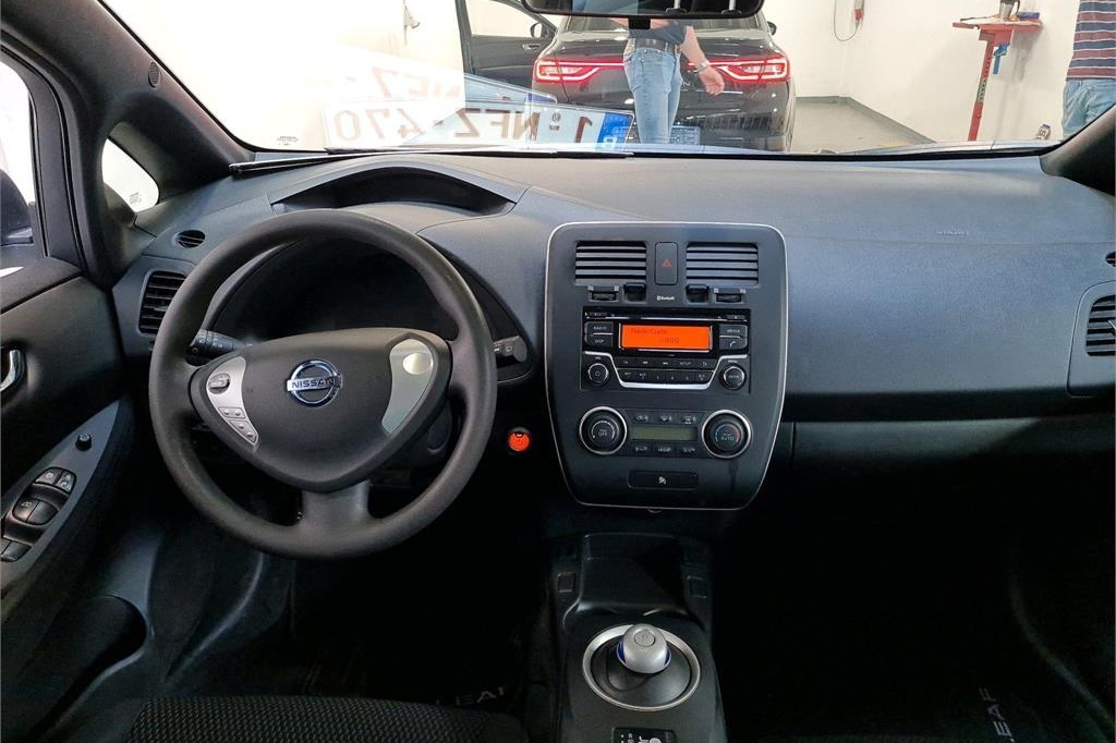 Nissan Leaf 2016 фото 1