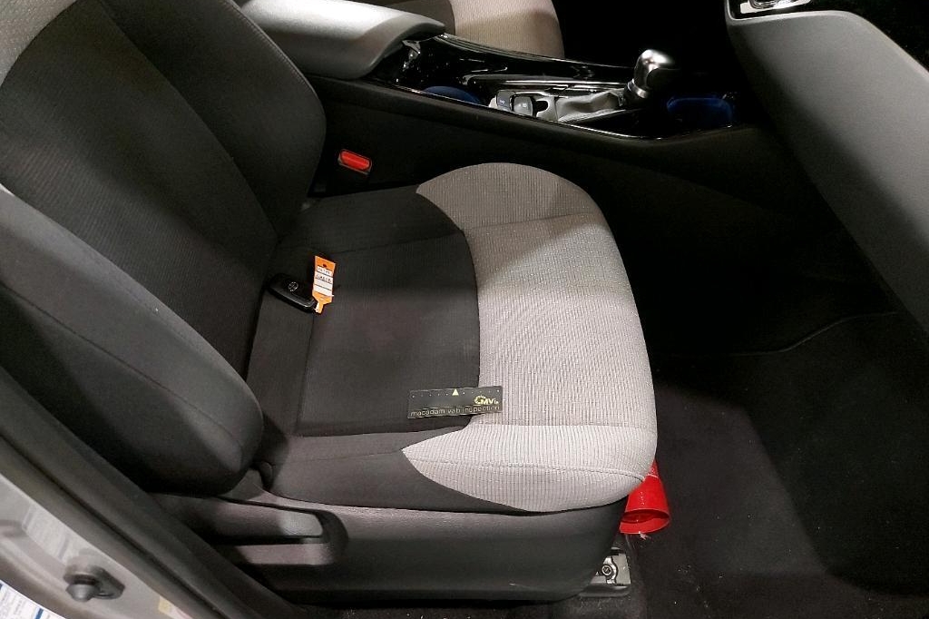 Toyota C-HR 2018 photo 31