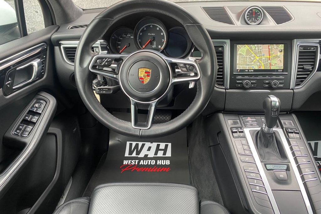 Porsche Macan Turbo 2014 photo 17
