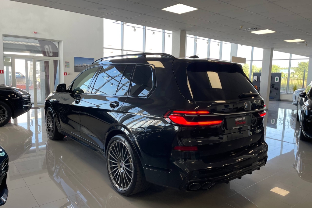 BMW-Alpina XB7 2022 фото 6