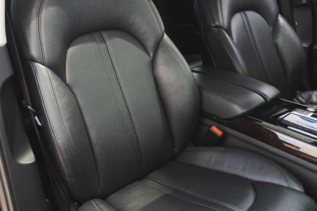 Audi A8 2015 фото 40