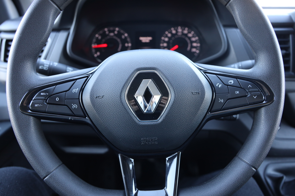 Renault Trafic 2023 фото 8