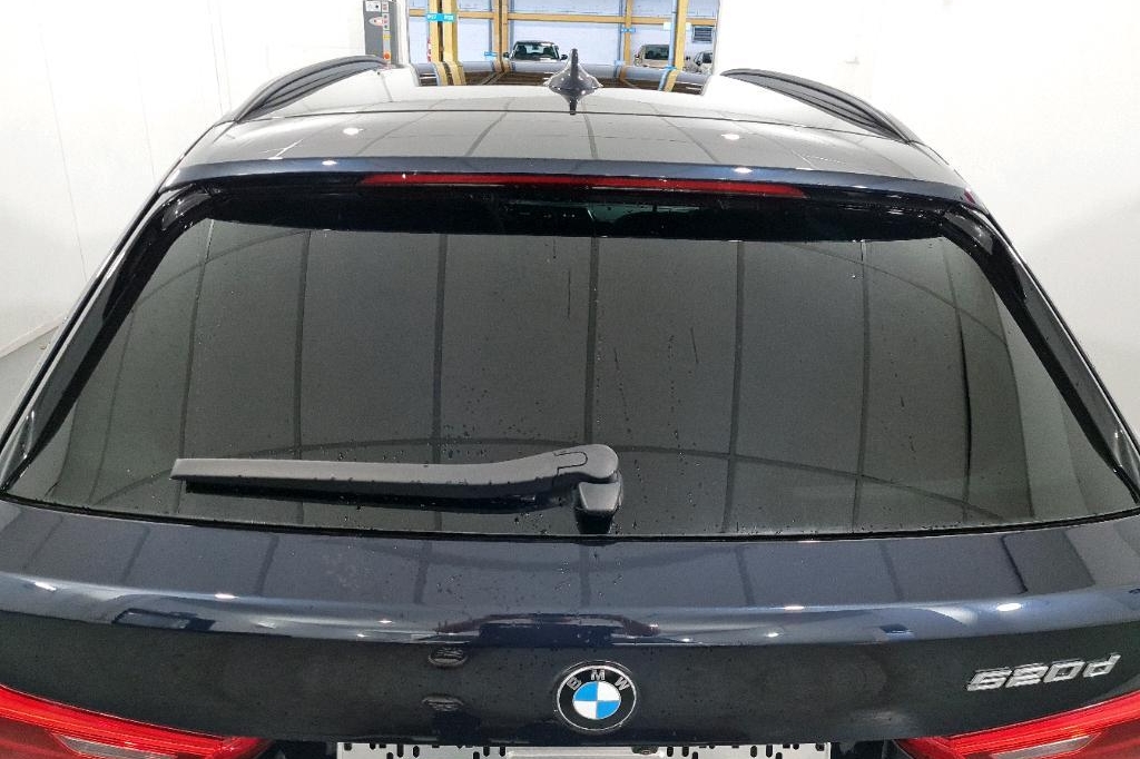 BMW 5er Touring 2018 photo 9