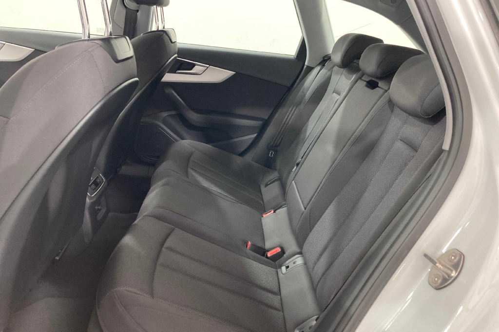 Audi A4 Avant 2019 фото 3