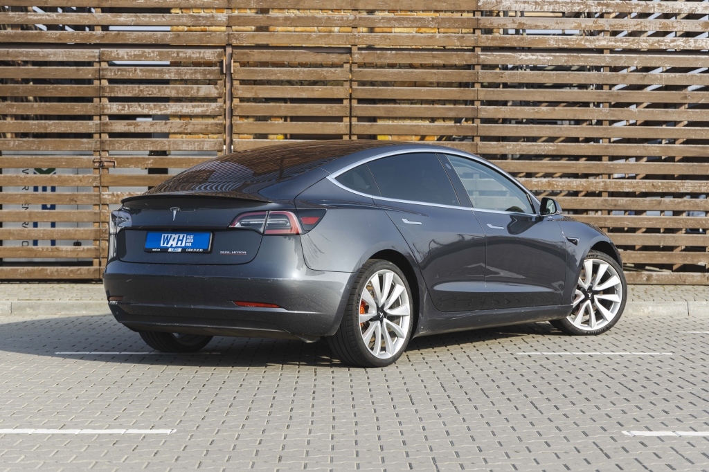 Tesla Model 3 2019 фото 9