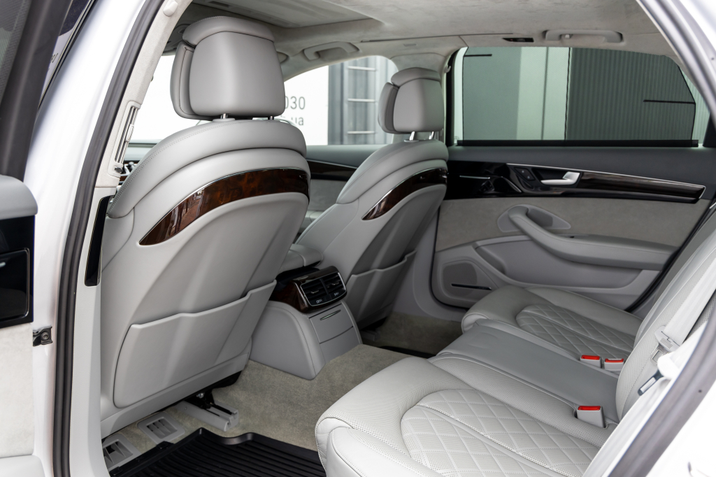 Audi A8 2014 фото 4