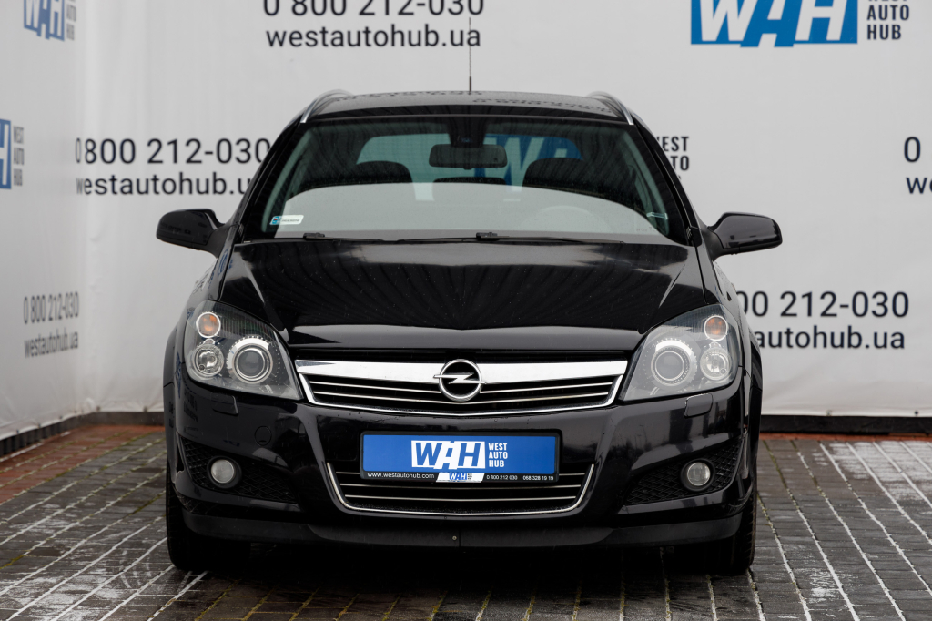 Opel Astra H фото 1
