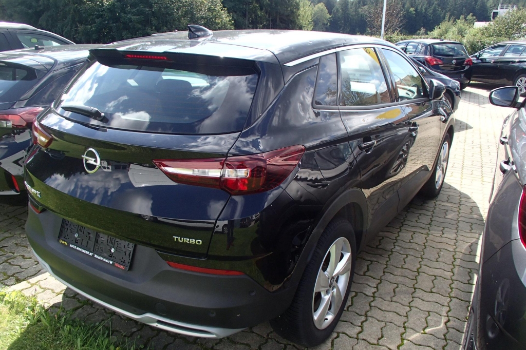 Opel Grandland X 2019 фото 3