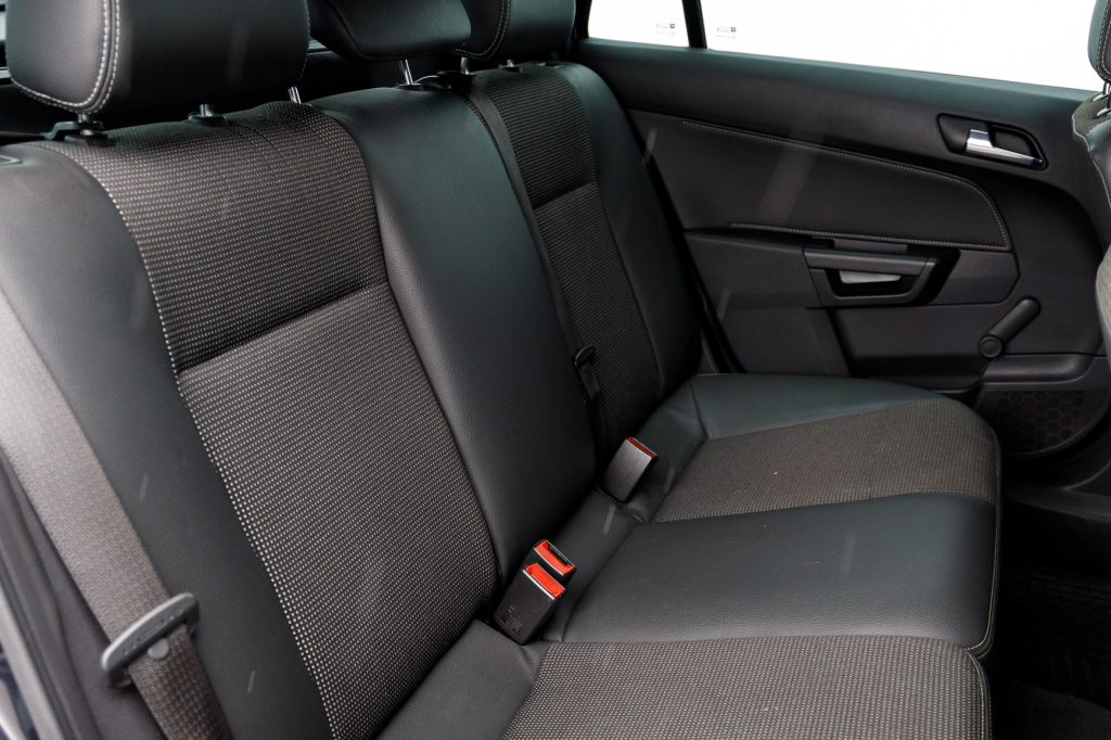 Opel Astra H фото 15