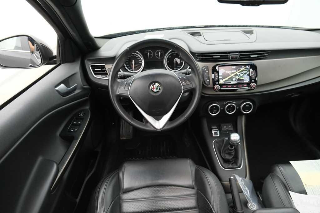 Alfa Romeo Giulietta 2016 фото 3
