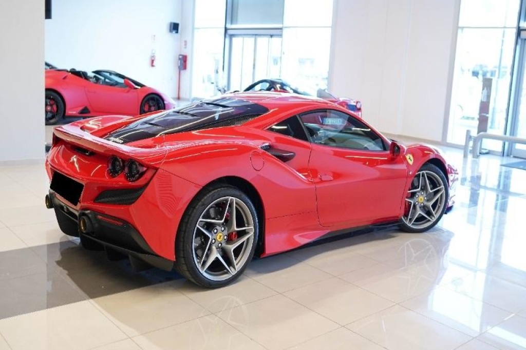 Ferrari F8 2021 фото 4