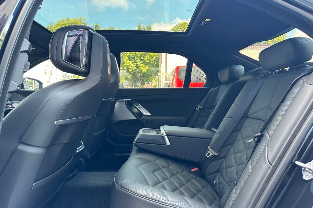 BMW 7 Series 740d MHEV Steptronic xDrive 2022 фото 19