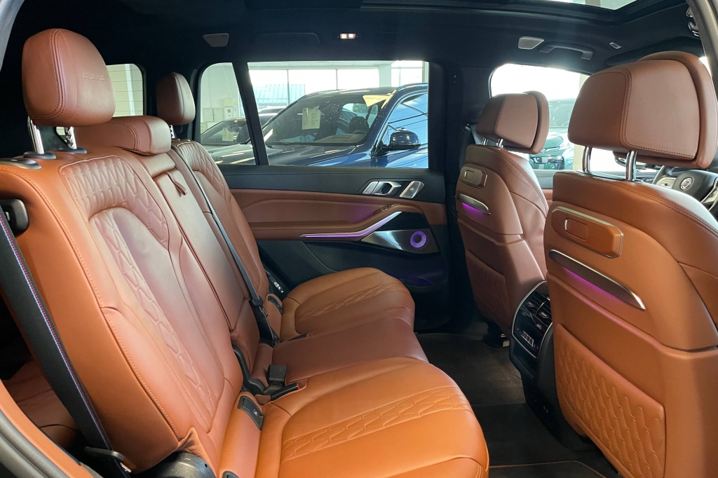 BMW-Alpina XB7 2022 фото 18