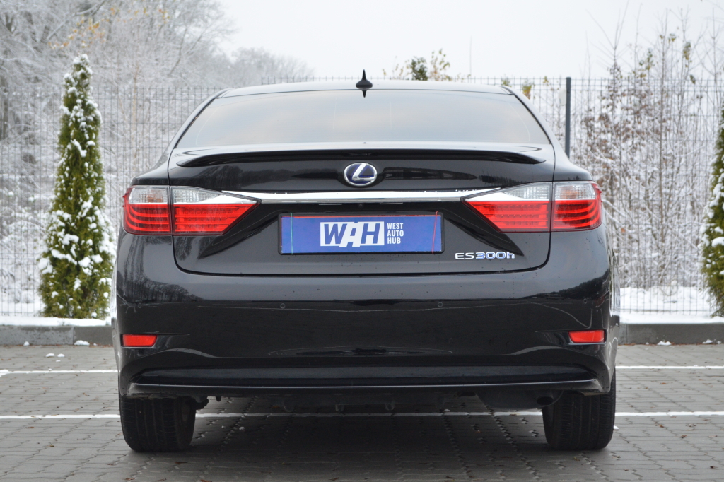 Lexus ES 300h HYBRID фото 3