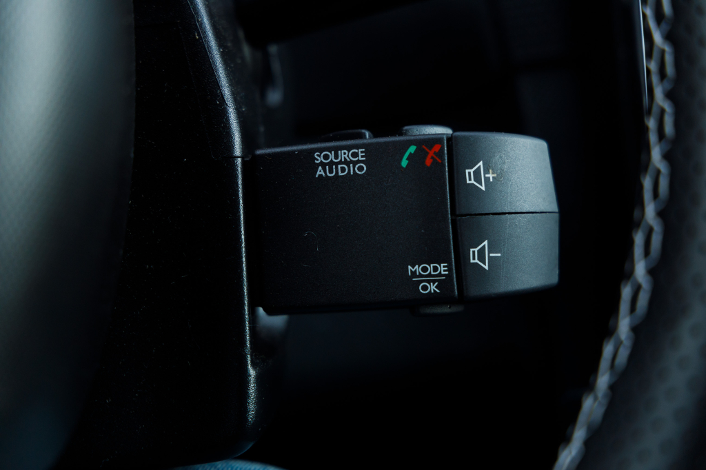 Renault Clio фото 13