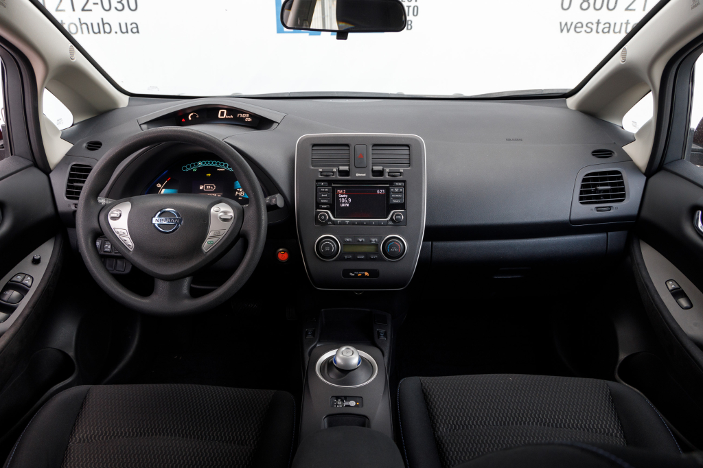 Nissan Leaf photo 7