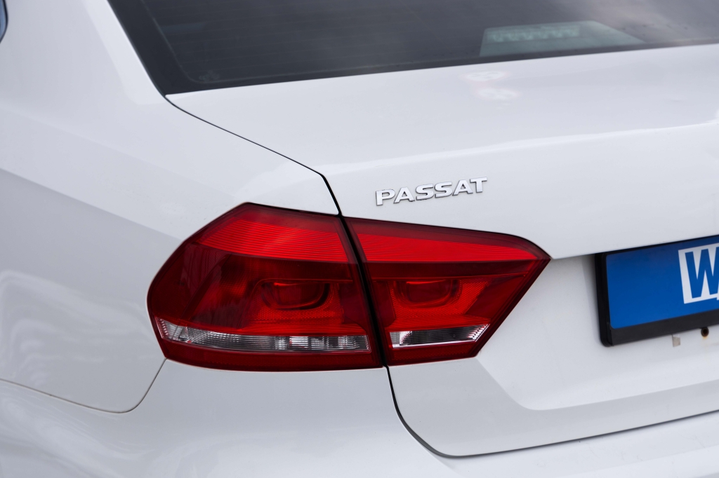 Volkswagen Passat 2012 photo 13