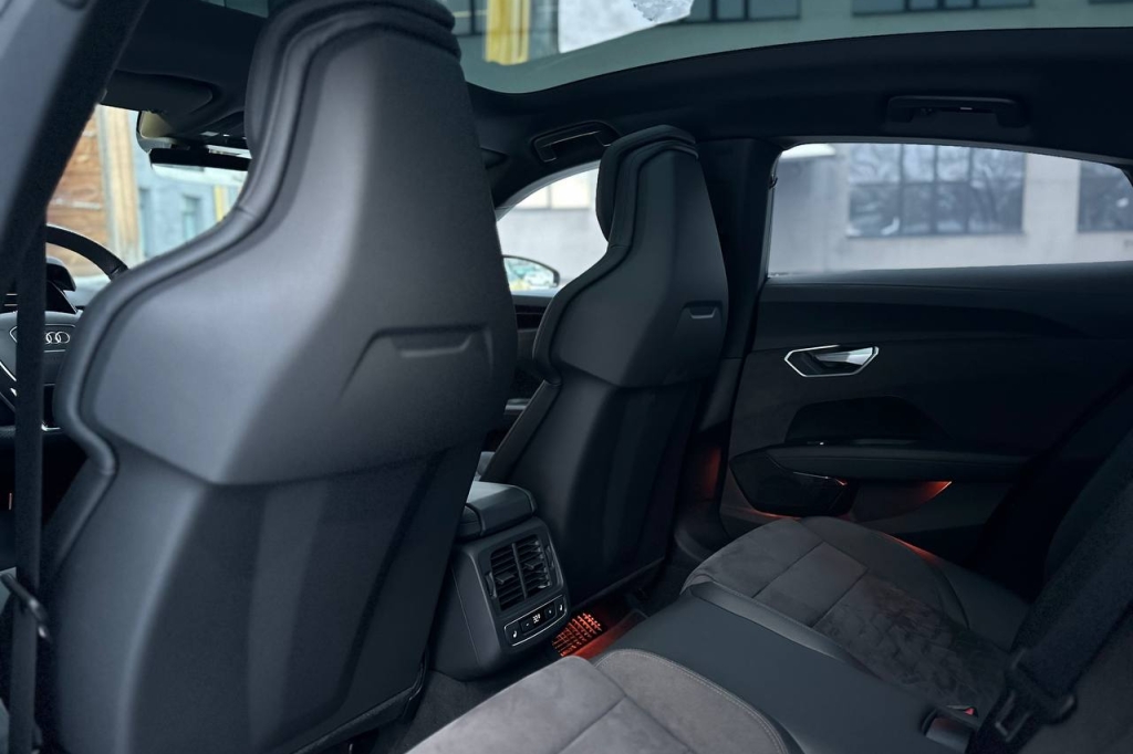 Audi RS e-tron GT 2021 фото 21