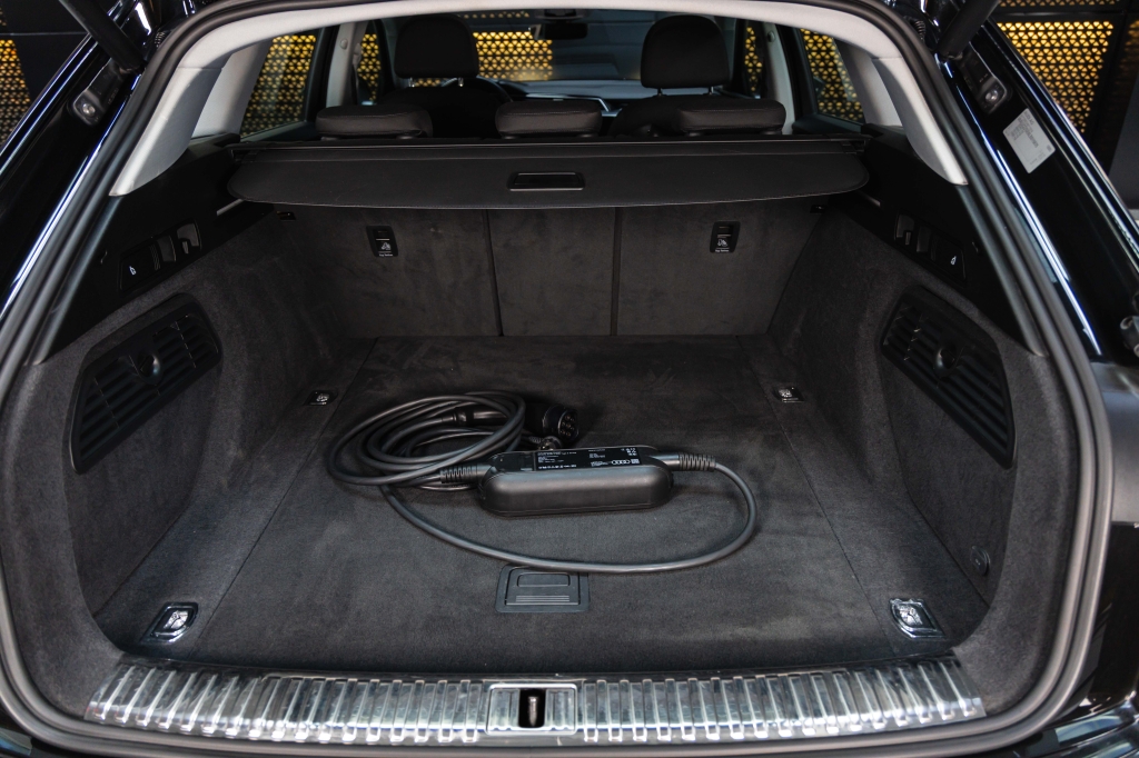 Audi e-tron 2019 photo 21