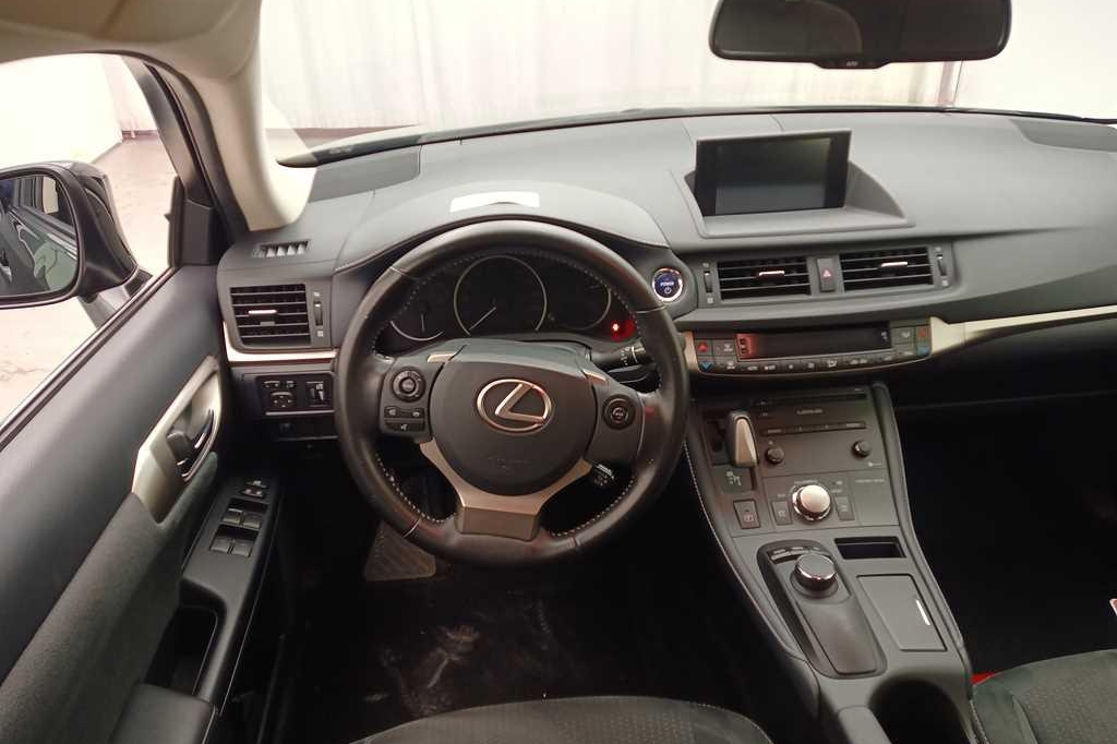 Lexus CT 2018 фото 3