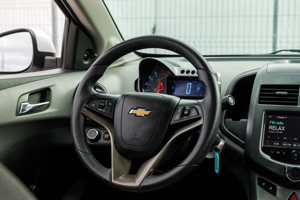 Chevrolet Sonic LS 2013 фото 8