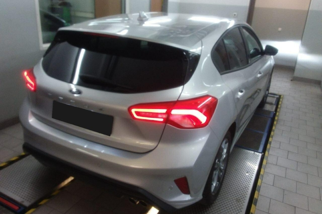 Ford Focus 2020 фото 3