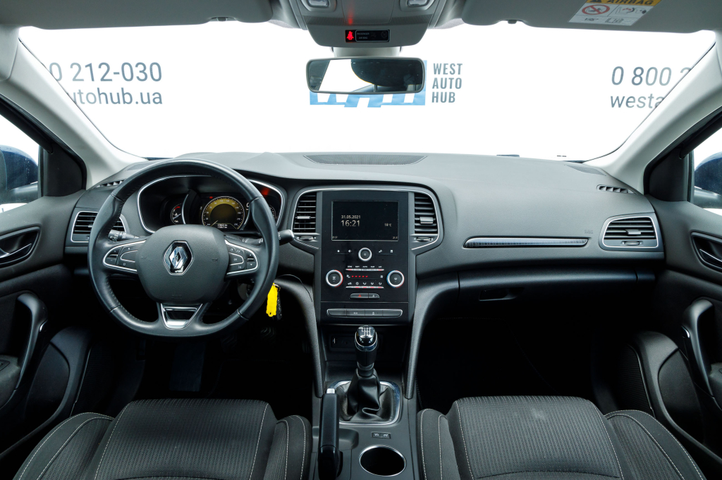Renault Megane 2016 фото 10