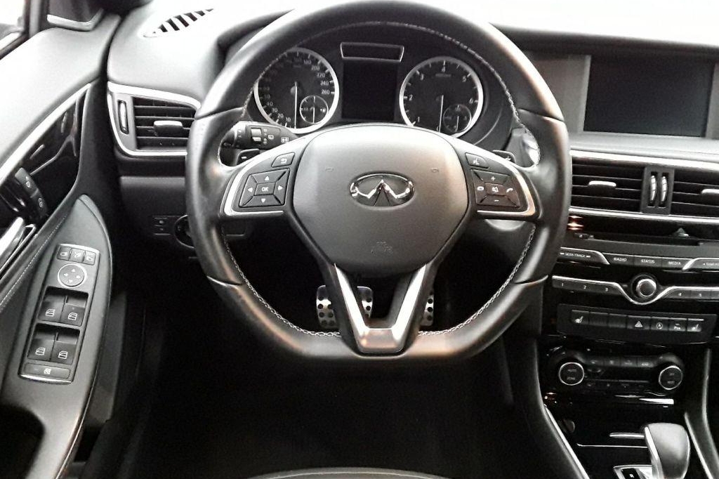 Infiniti Q30 2018 photo 4