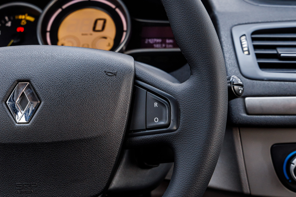 Renault Megane 2010 photo 10