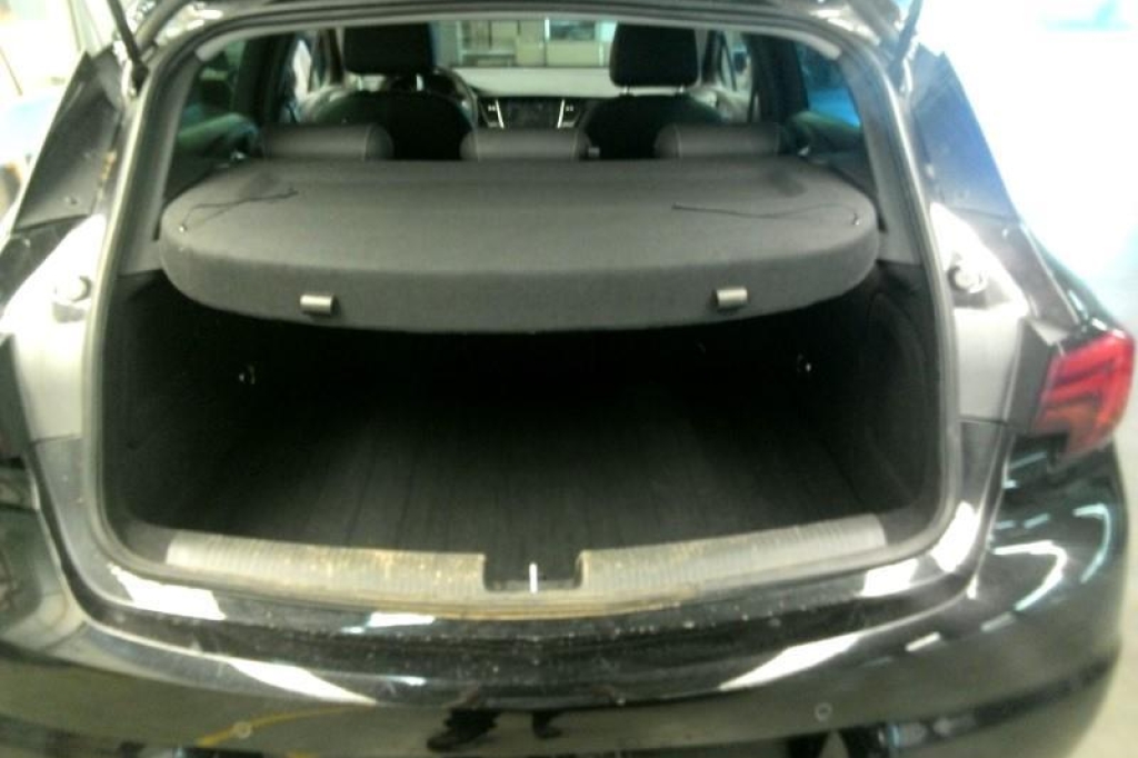 Opel Astra 2020 photo 2