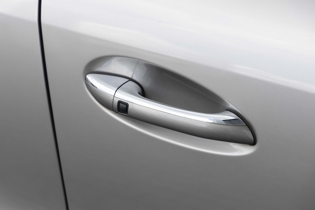 Mercedes-Benz M-Class ML500 W164 2006 photo 11