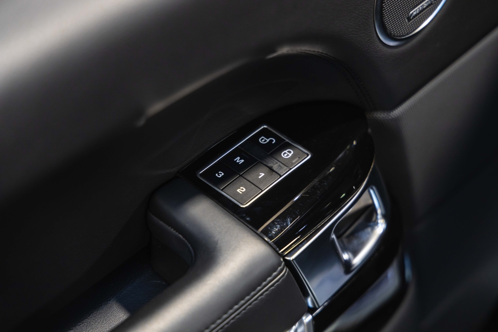 Land Rover Range Rover Vogue 2013 фото 17