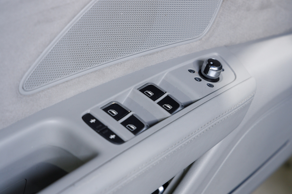 Audi A8 2014 фото 50