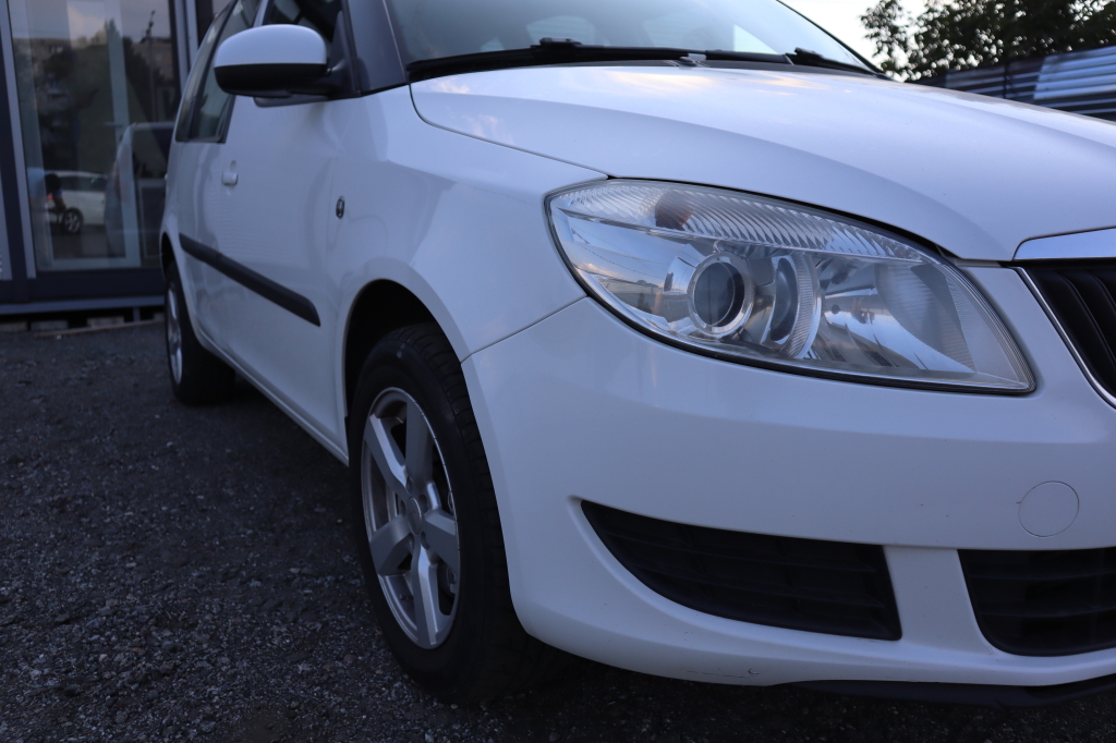 Skoda Roomster 2010 фото 10